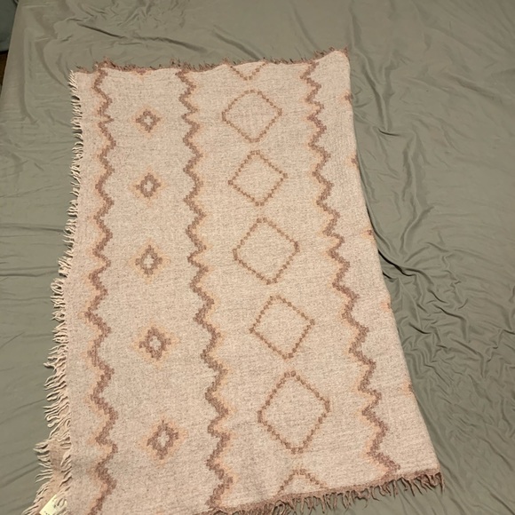 Aritzia Scarf - Large - Picture 4 of 4